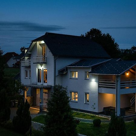 Studio Apartments Kaya Čatrnja Екстериор снимка