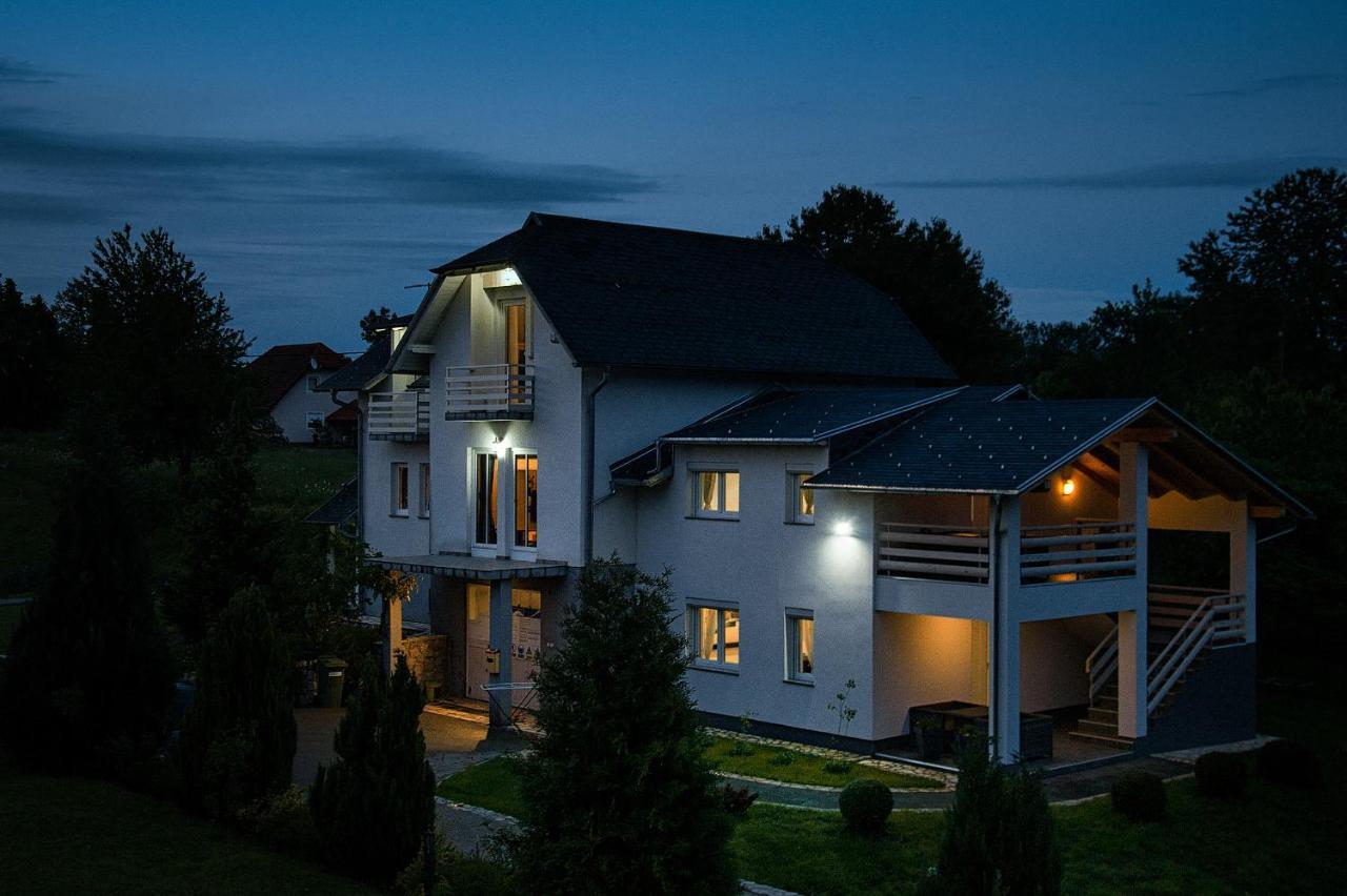 Studio Apartments Kaya Čatrnja Екстериор снимка