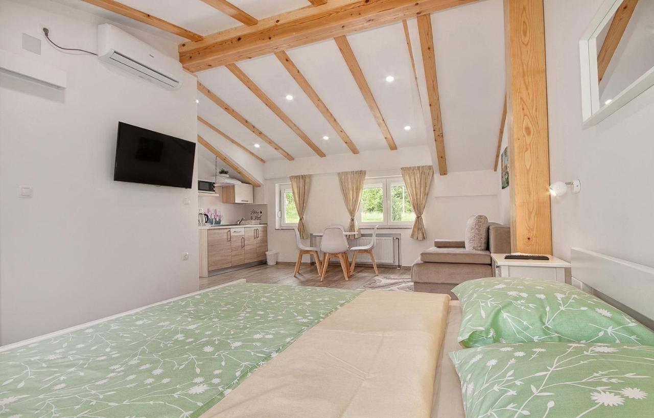 Studio Apartments Kaya Čatrnja Екстериор снимка